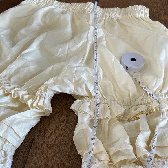Vintage Style Cream Ruffled Bloomers - Picture 6 of 7